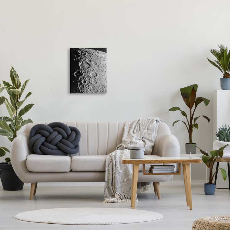«Moon in Outer Space», art mural sur toile par Wild Apple Portfolio, H 20 po x l 16 po x P 1,5 po