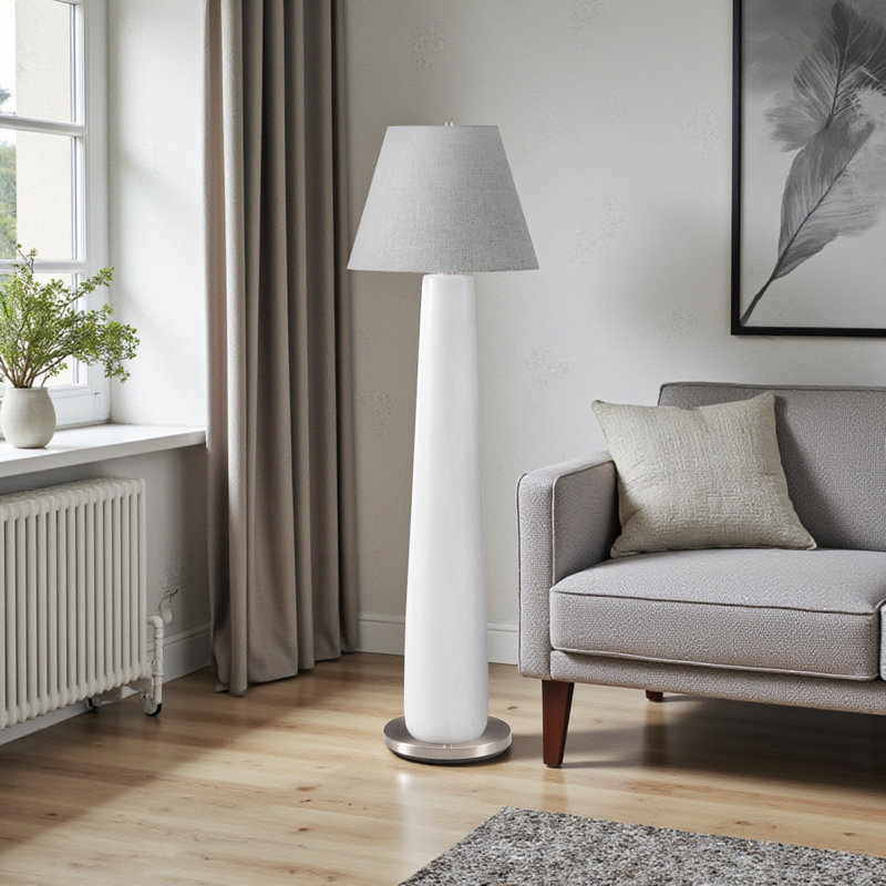 Lampe sur pied en résine blanche avec abat-jour gris de 61 po de style contemporain Marshall