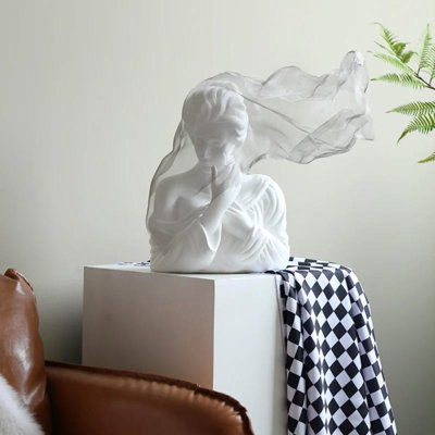 Figurines & Sculptures