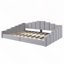 Lit plateforme tapissier avec garniture cloutée-217167892