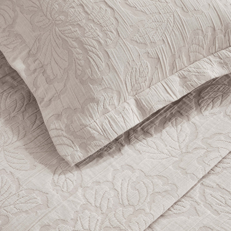 Hibiscus 100% Cotton Dual-Tone Matelassé Floral Bedspread Set , Queen Bedspread + 2 Standard Pillowshams, Blush
