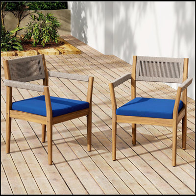Ensemble de 6 chaises de salle à manger en bois d'acacia tressé d'aspect teck avec corde beige et coussins bleu marine, meubles de patio toutes saisons pour le jardin, la piscine et la cour (durables et élégants)