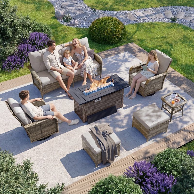 Ensemble de patio extérieur en osier 7 pièces avec table foyer de 44 po et chaises pivotantes, Grey, Yellow