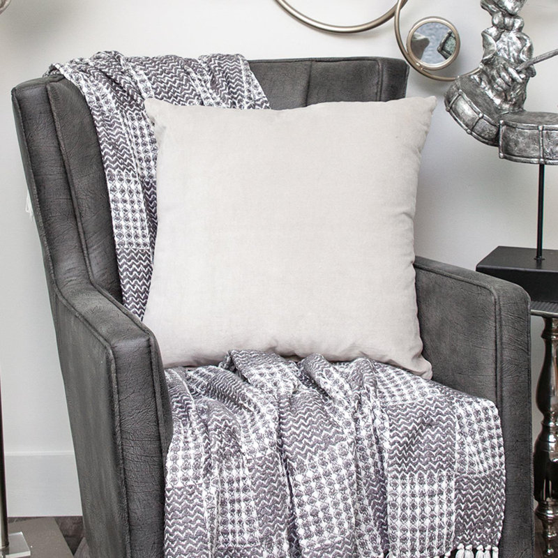 Coussin décoratif carré en mélange de coton 18 po Emma Gray, 18 po x 18 po, Polyester / Bourre en polyester, Gris