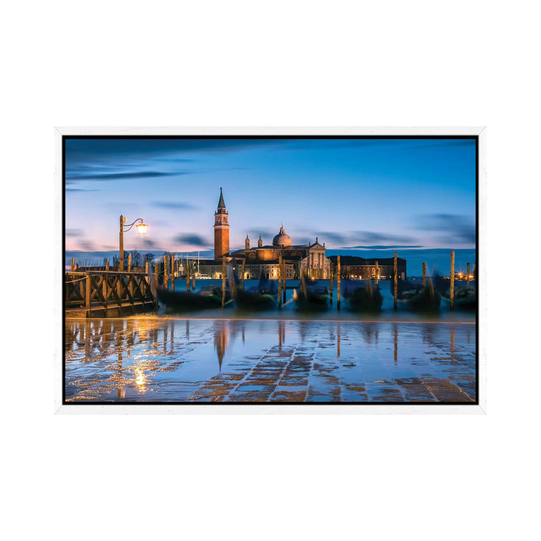 Blaues Venedig von Matteo Colombo - Galerie-verpackte Leinwand Giclée auf Leinwand