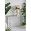 Console rustique en fer avec clôture arquée et rangement ouvert