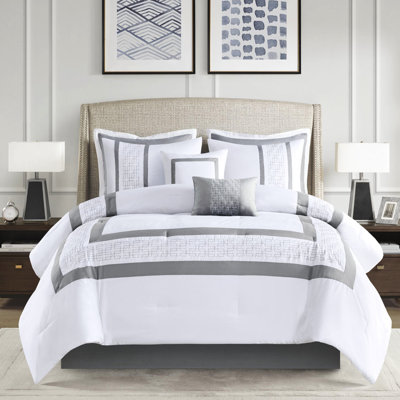 Literie 8 pièces pour très grand lit - Élégants détails brodés blancs et gris pour la chambre à coucher