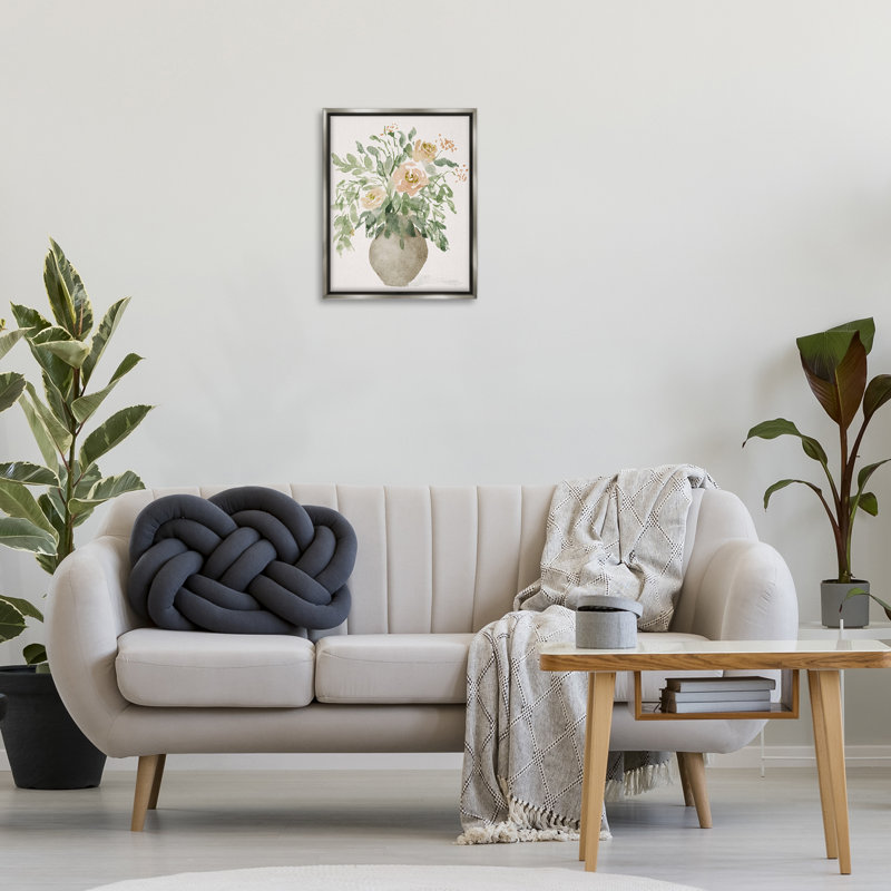 «Peach Roses Bouquet» par Lucille Price, H 21 po x l 17 po, Cadre flottant métallique doré