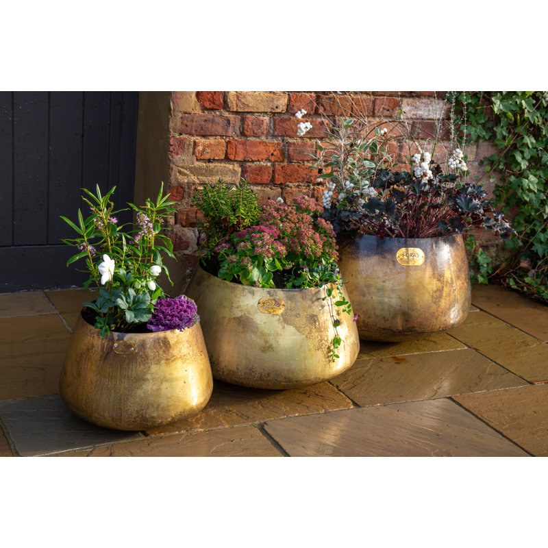 Leonard Metal Pot Planter