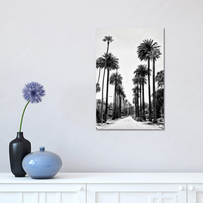 «Black California Series - Beverly Hills Palm Alley» par Philippe Hugonnard - reproduction de photo sur toile tendue