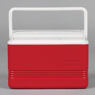 Igloo 9 Quarts Handheld Cooler in Red