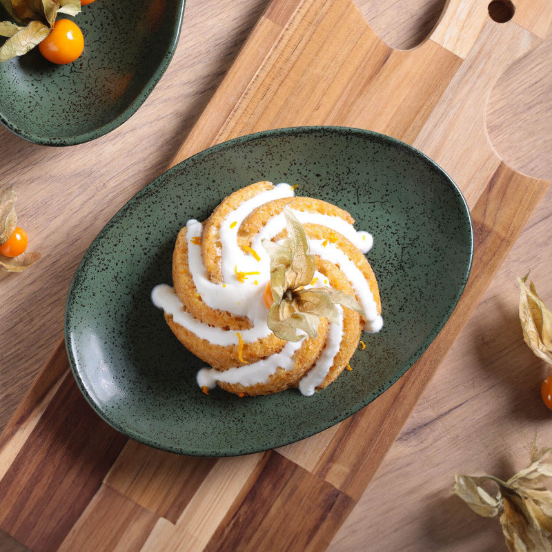 Assiette à dessert ovale en céramique 8,86 po Greenery - allant au micro-ondes, au four et au lave-vaisselle