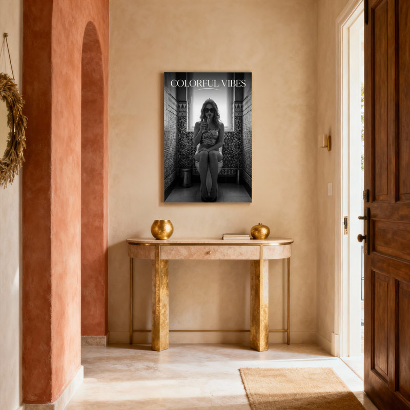 Tableau sur toile « Femme dans la salle de bain » en noir et blanc, ambiance colorée (paquet de 1), H 30 po x l 20 po