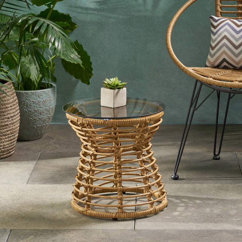 Table d'appoint charmante en osier et en métal avec plateau en verre trempé Boho