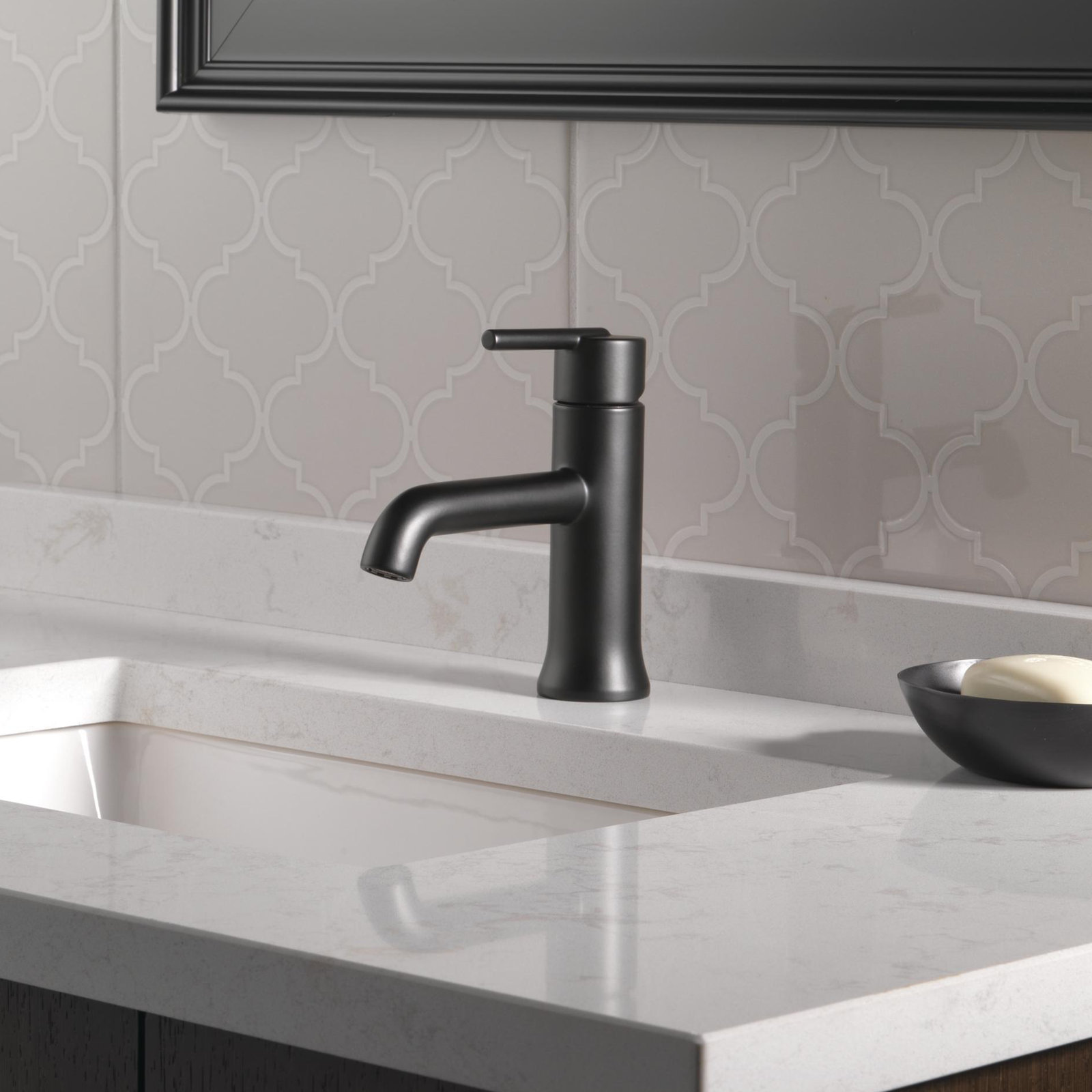 Trinsic Single Hole Bathroom Faucet with Drain Assembly, Single Handle Bathroom Sink Faucet, Matte Black