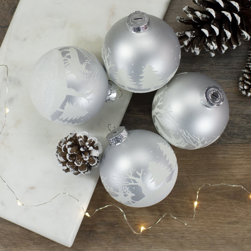Boules de Noël suspendues en verre blanc mat et givré 4ct. 3,25 "(80mm)