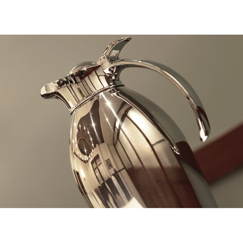 Carafe avec couvercle à bouton-poussoir en acier inoxydable, H 7,5 po x l 6,25 po x P 4,5 po
