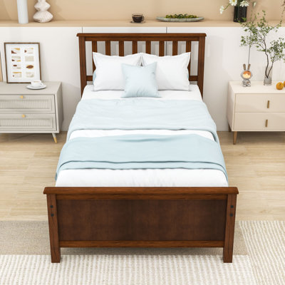 Lit plateforme simple en bois avec tête de lit