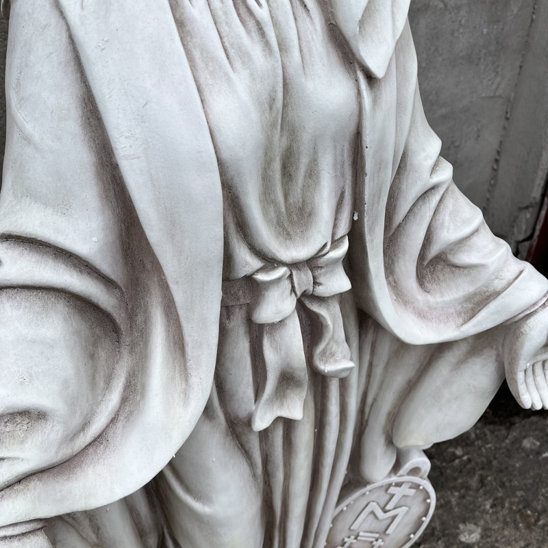Osborn Plastic Garden Statue