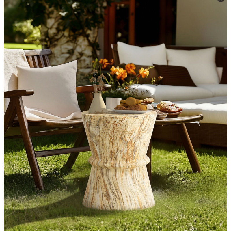 Table d'appoint d'extérieur en forme de sablier, table d'appoint contemporaine en béton avec texture de pierre simulée, table de bout d'extérieur pour salon, jardin