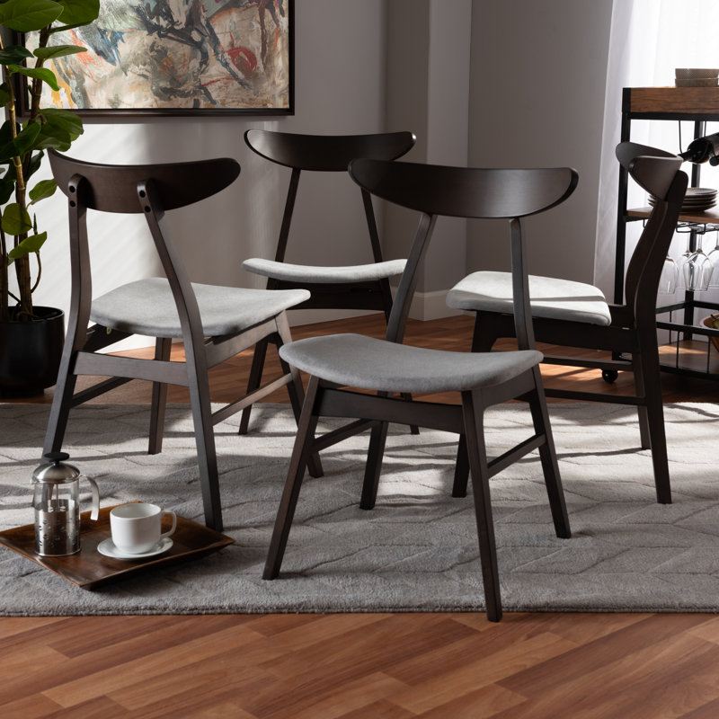 Chaise d'appoint à dossier en échelle en bois massif Chikamara, Gris clair