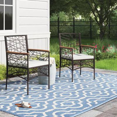 Chaise de patio avec coussins