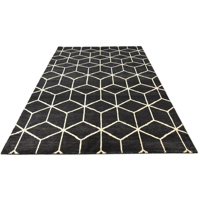 Tapis noir et blanc Nemec