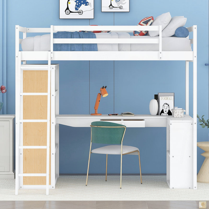 Lit moderne avec échelle, tablettes et bureau