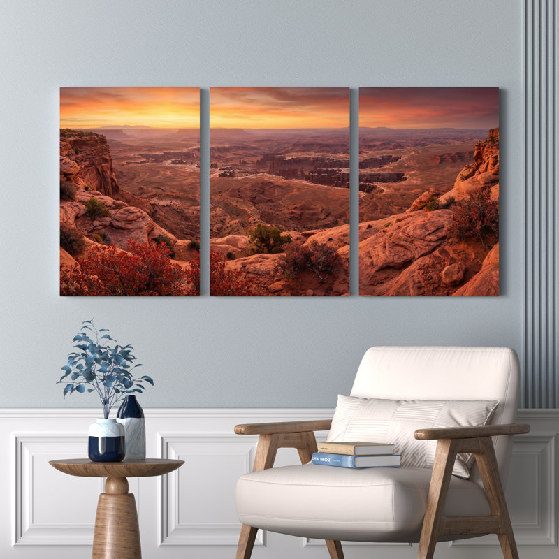 Ensemble de 3 toiles murales représentant un coucher de soleil dans un canyon désertique, H 36 po x l 72 po