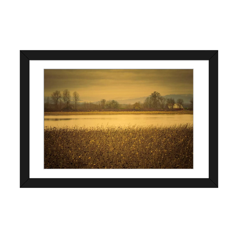 «Across the Field and Pond» par Don Schwartz, reproduction de photo sur toile tendue, H 24 po x l 32 po x P 1 po, Blanc