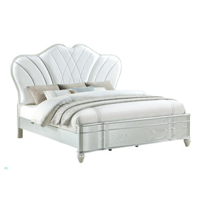 Traditional Style Upholstered Button-Tufted Queen Bed Made With Wood
