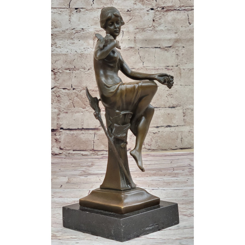 Figurine fille exotique de style années 1930