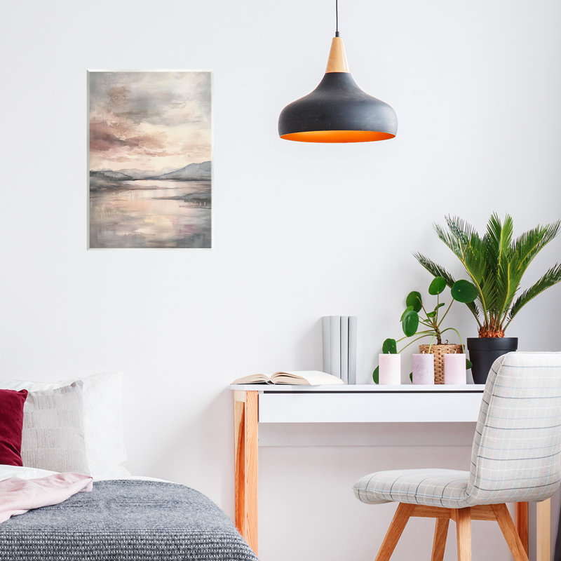 Plaque murale paysage de lac couvert de nuages, design par Petal Prints Design, H 15 po x l 10 po