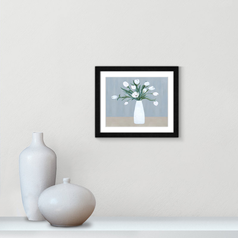 «Milk Glass Arrangement II» par - Print, H 15 po x l 13 po x P 0,75 po, Cadre noir