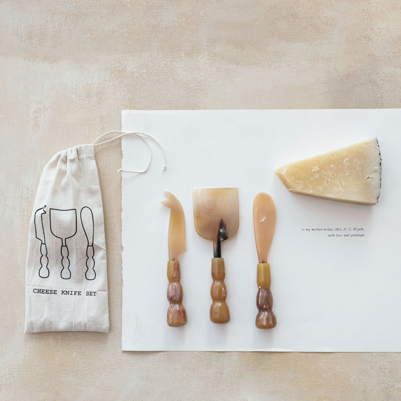 Elegance Horn Cheese Servers On A Drawstring Bag, Citron And Plum Color, Set Of 3
