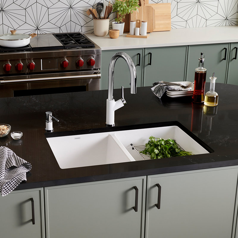 Urbena Pull-Down Dual-Spray Kitchen Faucet - Chrome/White, White/Chrome