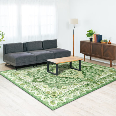 Le tapis moderne de style bohémien, avec des motifs artistiques, convient aux articles de maison et à la décoration d'automne.