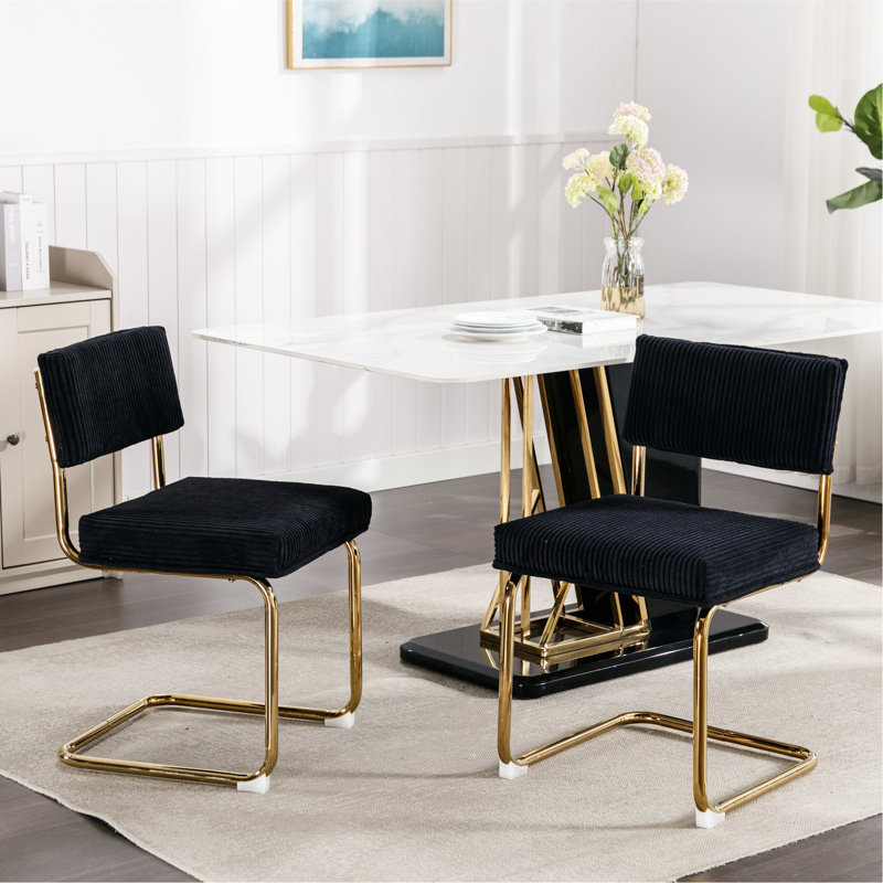 Chaises de salle à manger 2 pièces à la mode, velours côtelé noir, base en métal doré et motif de capitonnage à canaux envoûtants