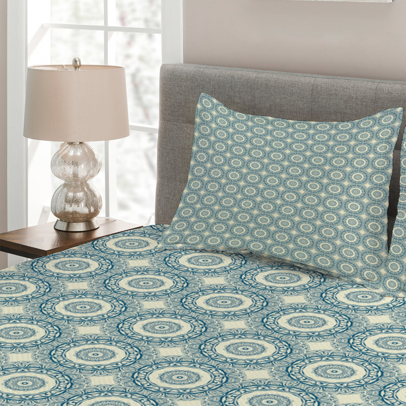 Morrocan Eclectic Geometric Shapes Coverlet, King Bedspread + 2 Shams