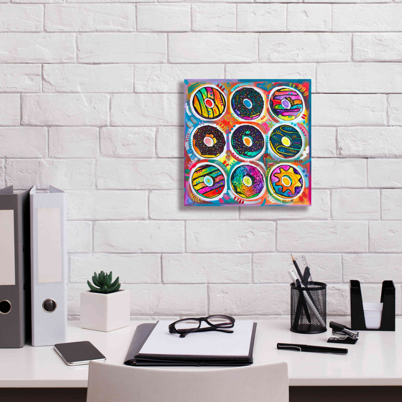 «Donuts» par Dean Russo, reproduction sur toile tendue, H 12 po x l 12 po x P 0,75 po