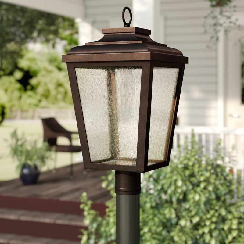Tête de lanterne DEL intégrée câblée à 1 lumière Mayhugh, H 18 po x l 8,5 po x P 8,5 po, Bronze Chelesa