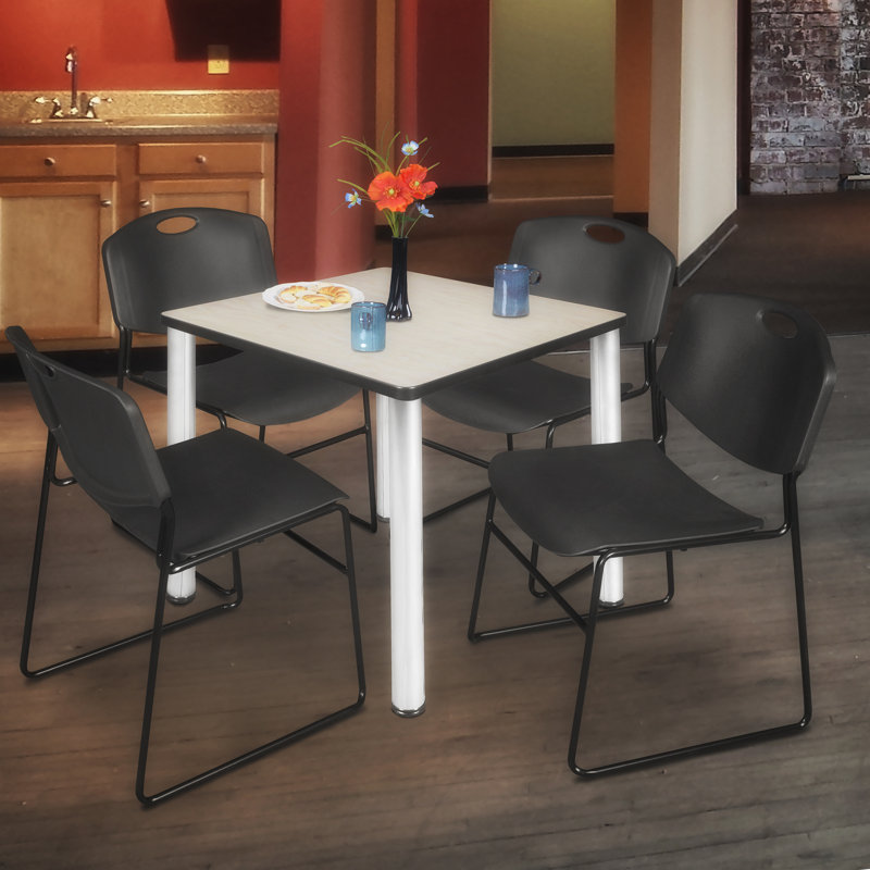 Plateau de table Kee Square, 4 chaises empilables Zeng, Noir, H 29 po x l 30 po x P 30 po, Érable / chrome