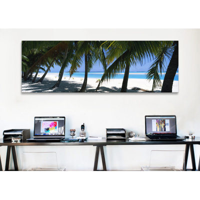 Palmiers sur la plage, Aitutaki, Îles Cook par Panoramic Images - Reproduction d'art sur toile tendue sur châssis