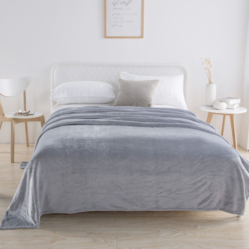 Couverture en molleton à double couche climatiseur de couleur unie Kondieu, Gray