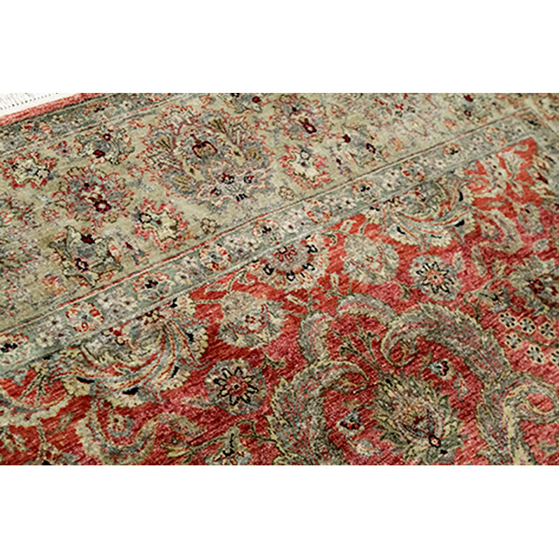 Wool Oriental Area Rug in Rust/Beige