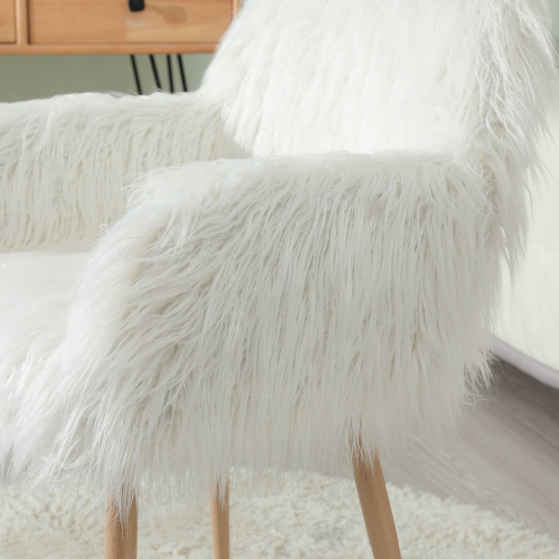 Fauteuil rembourré avec pieds en métal