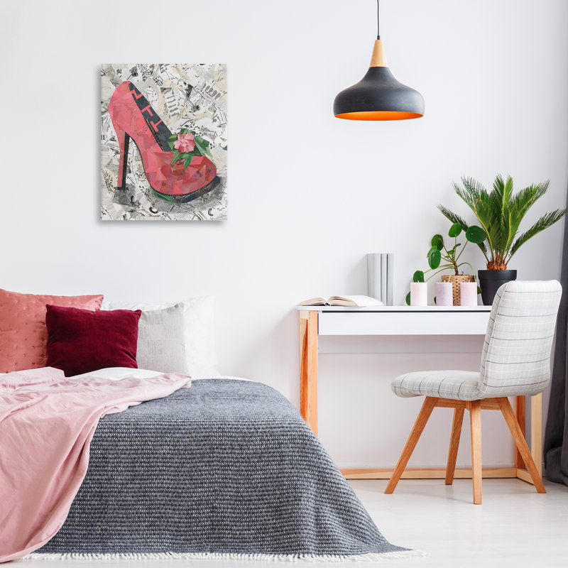«Collage Pink Heel» par Coco Good, H 30 po x l 24 po