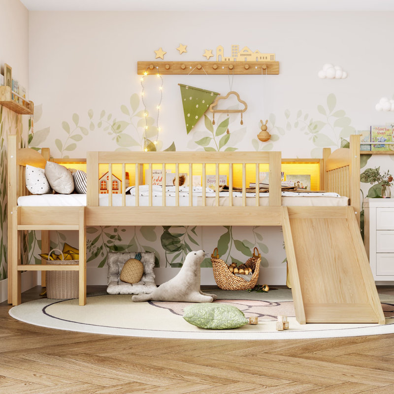 Lit mezzanine bas, lit mezzanine en bois avec lumière DEL, glissade et garde-corps complet, lit mezzanine pour enfants en bois massif avec escalier et tablettes de rangement, lit coulissant en bois pour salle de jeux pour enfants, aucun sommier nécessaire