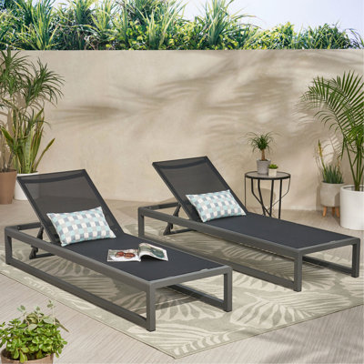 CHAISE MODESTA
