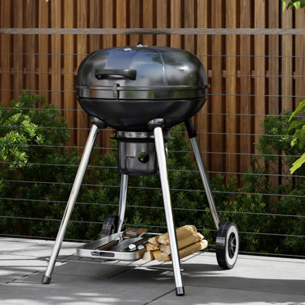 How to Host a BBQ in a Small Space